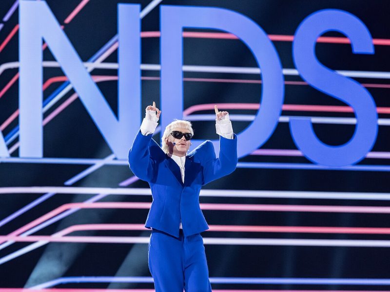 Joost Klein, el rapero expulsado de Eurovisión que convirtió el duelo en una gira mundial