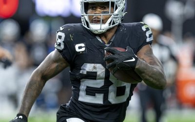 Running back-ul celor de la Packers, Josh Jacobs, înscrie de două ori cu Panthers, dar nu găsește spații