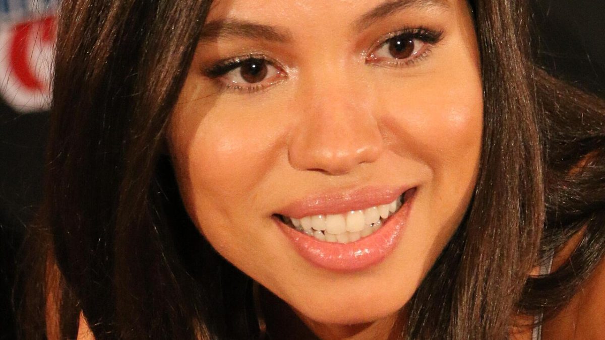 Jurnee Smollett: Ngôi sao Xứ LoveCraft và những bộ phim bị khai tử quá sớm