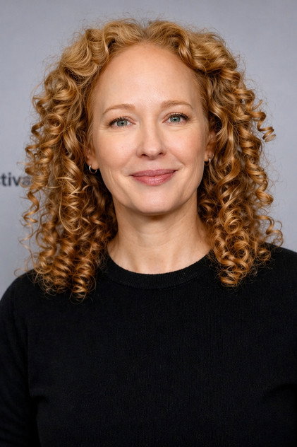 Dana Millican como Violet