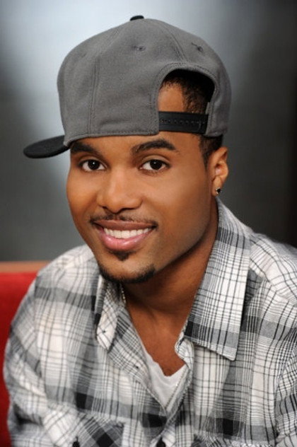 Sterling 'Steelo' Brim como Tim