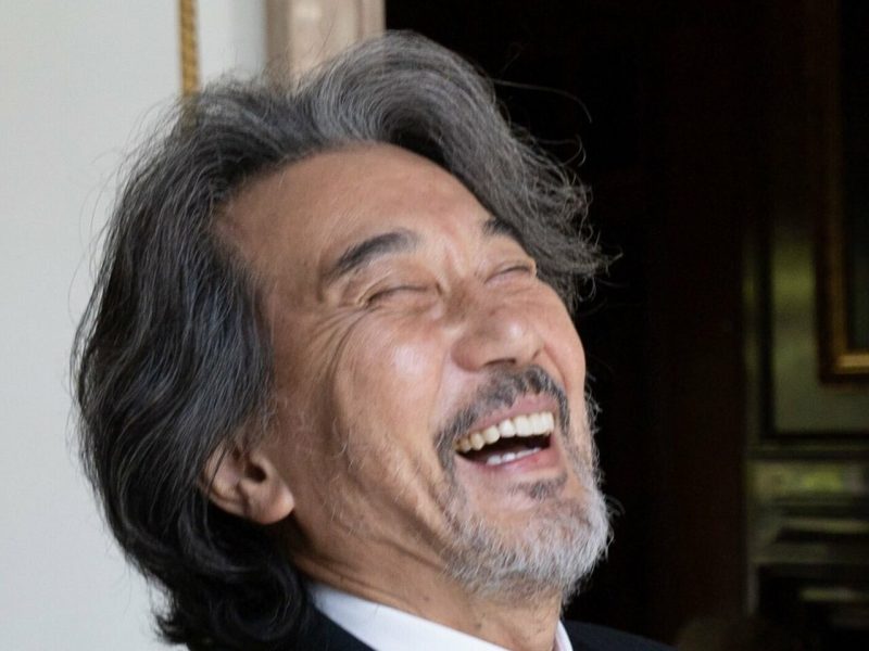 Koji Yakusho, stjernen der har bygget en karriere på mænd, ingen lægger mærke til