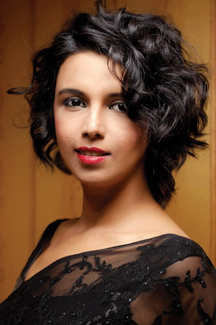 Divya Jagdale als Sally Pereira