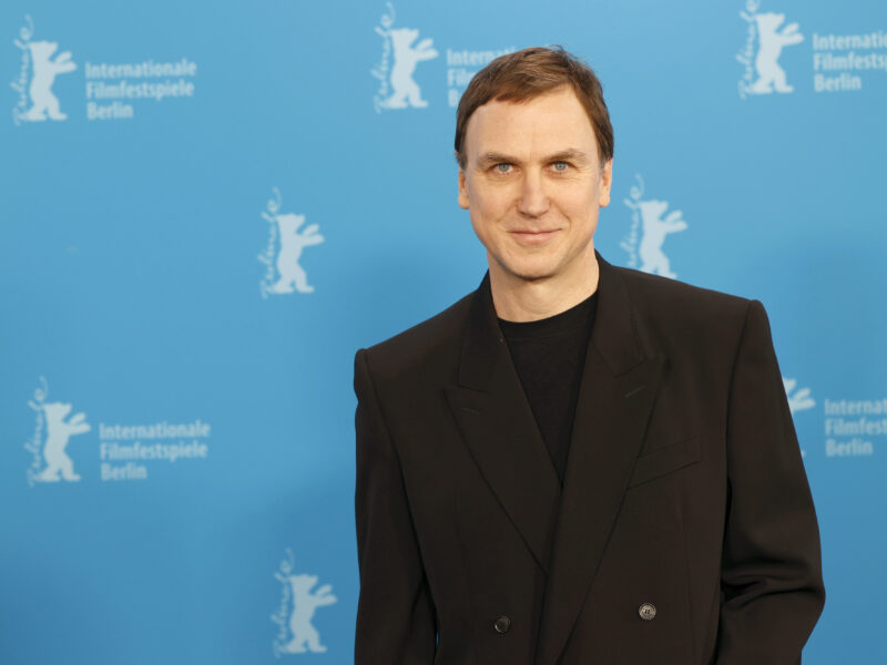 Lars Eidinger fa di Klaus Barbie un funzionario quasi banale in Moulin