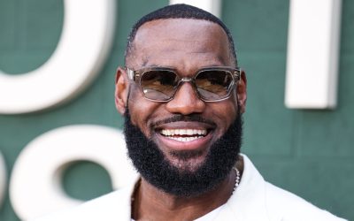 76ers 스타 르브론 제임스, 매디슨 스퀘어 가든에서 은퇴를 꿈꿨지만 76ers 데뷔전은 닉스 우승 반지 수여식 밤