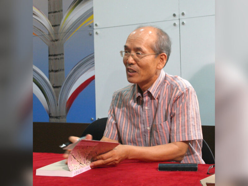 李东河，把朝鲜战争年代交给孩童叙述者的小说家