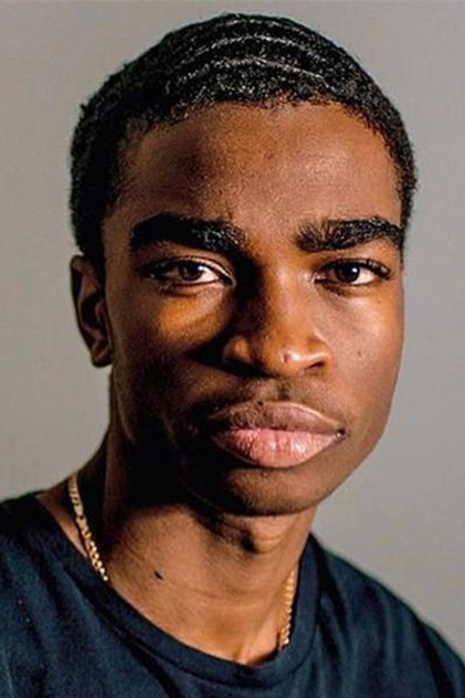 Jayden Elijah como Edwin Hastings