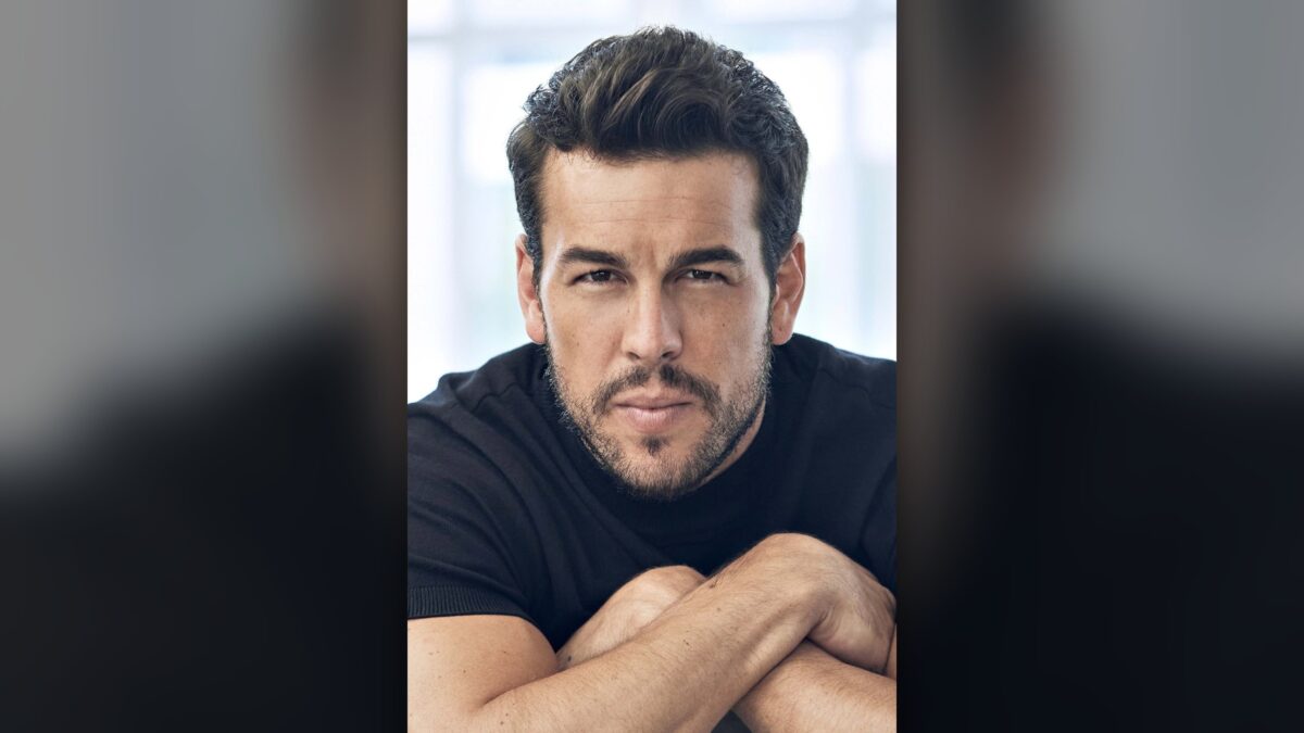 Mario Casas, l’idole des posters qui dirige aujourd’hui son frère sur le ring