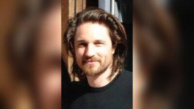Martin Henderson, New Zealand actor, photographed outdoors in 2006 with shoulder-length hair and a beard