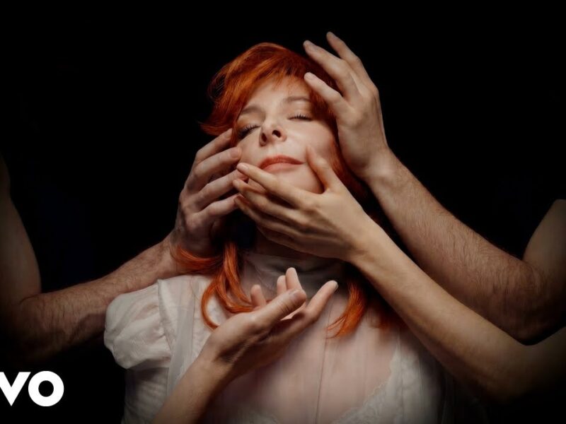 Mylène Farmer holt für Égrégore DJ Snake und Moby, eine Tour gibt es noch nicht