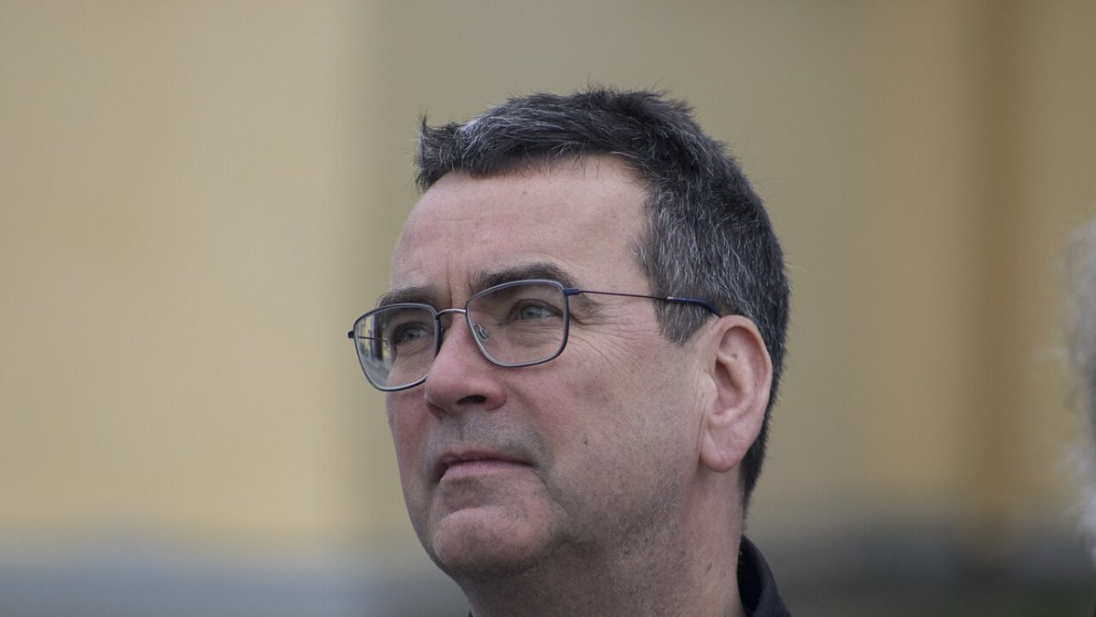 Mick Herron, el pasajero del tren a Oxford que hizo de los rechazados del MI5 el espionaje más filoso