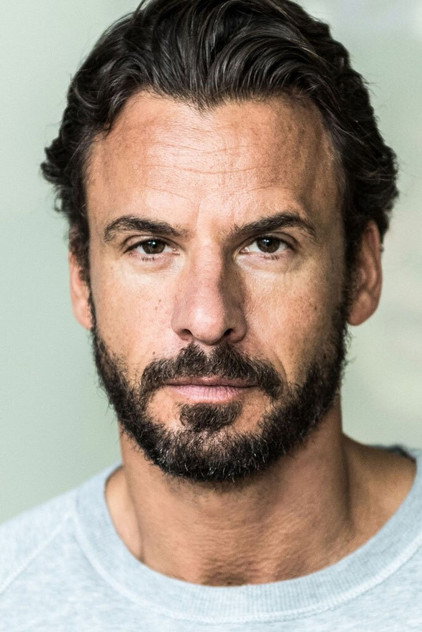 Stephan Luca dans le rôle de Matthias
