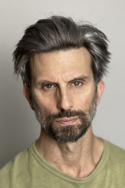 Frederick Weller como Rick