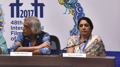 Neena Gupta with filmmaker Sudhir Mishra at a Jaane Bhi Do Yaaro press conference during IFFI 2017 in Panaji, Goa