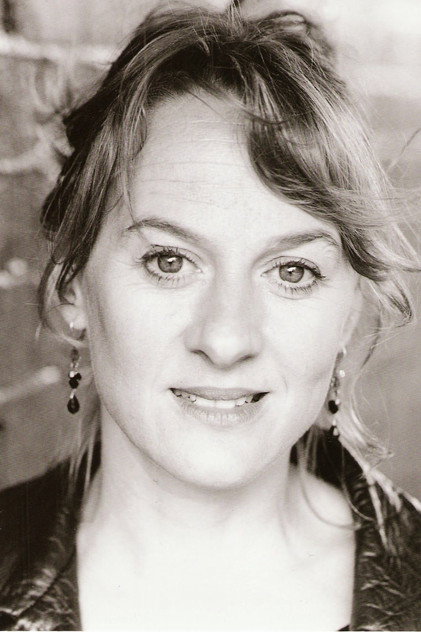 Niamh Cusack as Niamh