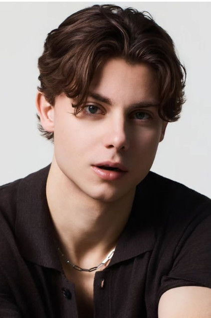 Carson MacCormac as Young Dean