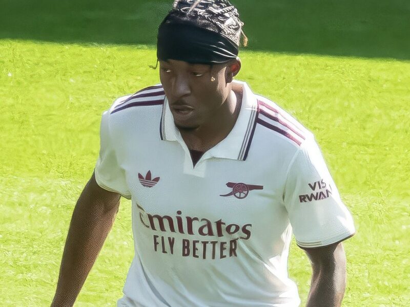 Noni Madueke saiu do banco para derrubar o Nottingham Forest: o ponta do Arsenal alvo de abaixo-assinado virou o cara para quem os colegas ligam