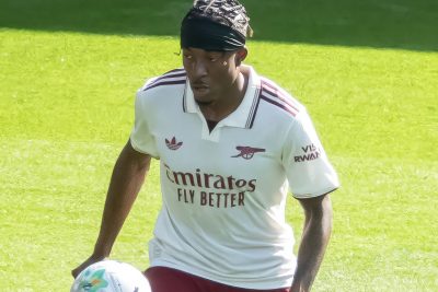 Noni Madueke salió del banquillo para tumbar al Nottingham Forest: el extremo del Arsenal contra el que firmaron una petición es ahora a quien llaman sus compañeros