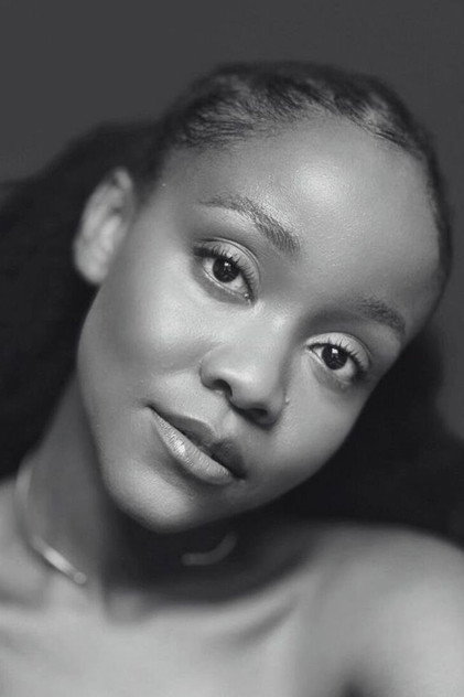 Ngele Ramulondi als Zinhle Mahlati