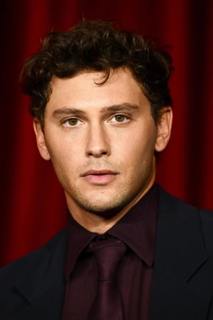 Cooper Koch como Stu