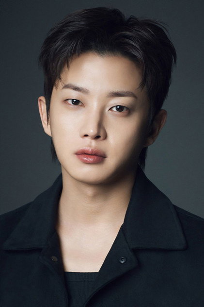 Kim Min-seok as Lim Yu-seong