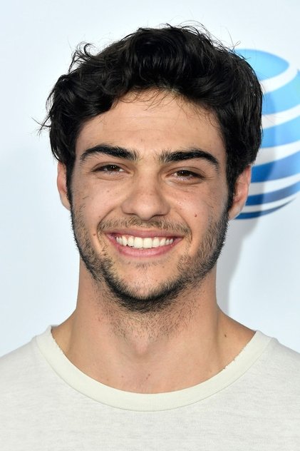 Noah Centineo como Peter Kavinsky