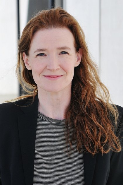 Julika Jenkins nel ruolo di Karin Beck