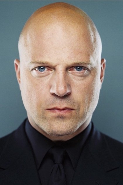 Michael Chiklis dans le rôle de Major Walter Pope