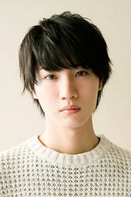 Dori Sakurada dans le rôle de Mikuni Benitaro