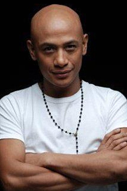 Lao Rodriguez als Norman