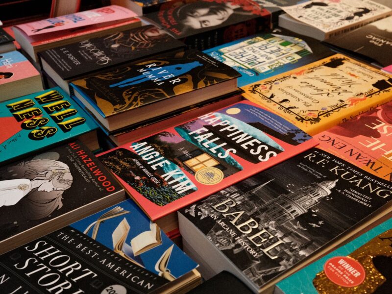 HarperCollins y Simon & Schuster escriben contraportadas con ChatGPT