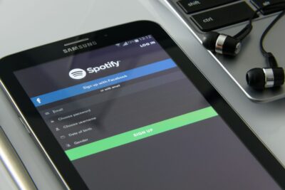 Spotify Familiar exige escanear un código QR en persona o te veta un año