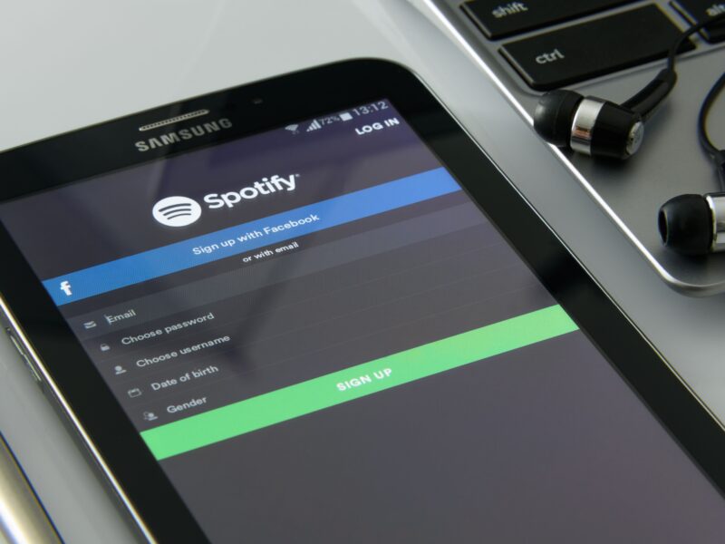 Spotify Família agora exige escanear um QR code pessoalmente ou bloqueia por um ano