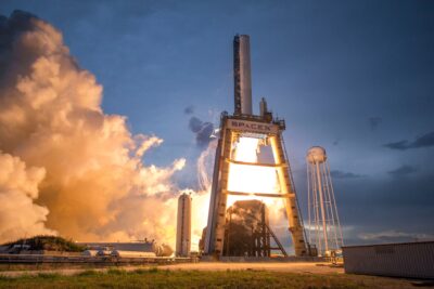 Tesla y SpaceX crean comités para estudiar una fusión de 3,5 billones de dólares que Musk apoya