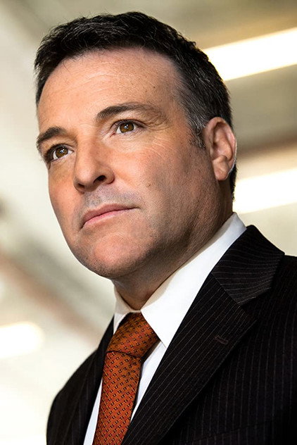 Richard Steven Horvitz como Moxxie / Crimson (voice)