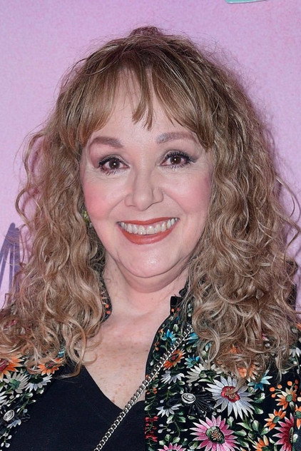 Anabel Ferreira como Mamá de Amelia