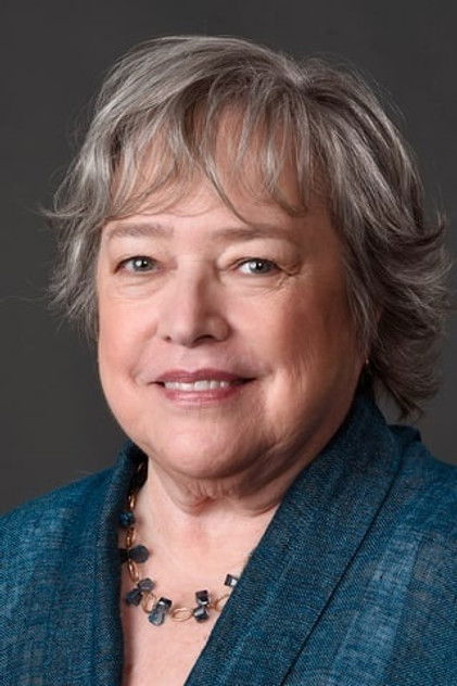 Kathy Bates como Sylvia Simon