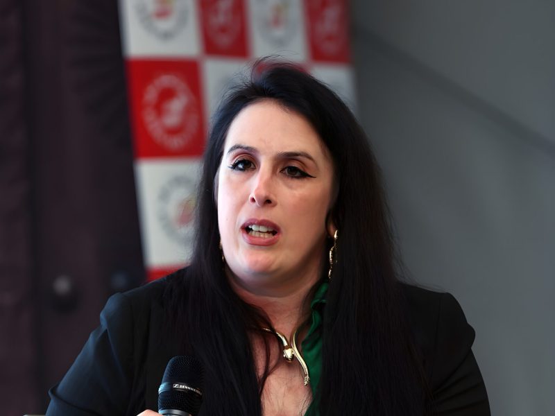 Rhianna Pratchett, a argumentista de Tomb Raider que adapta The Wee Free Men a romance gráfico