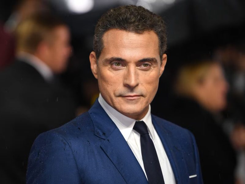 Rufus Sewell: Den evige filmskurk, der fik sin store rolle på tv