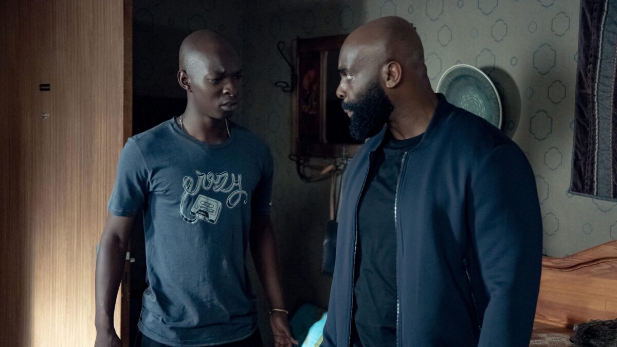 Le Roi des ombres : une histoire âpre de fraternité brisée