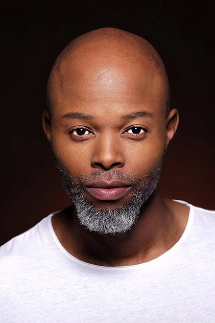Thapelo Mokoena als Leonard Mahlati