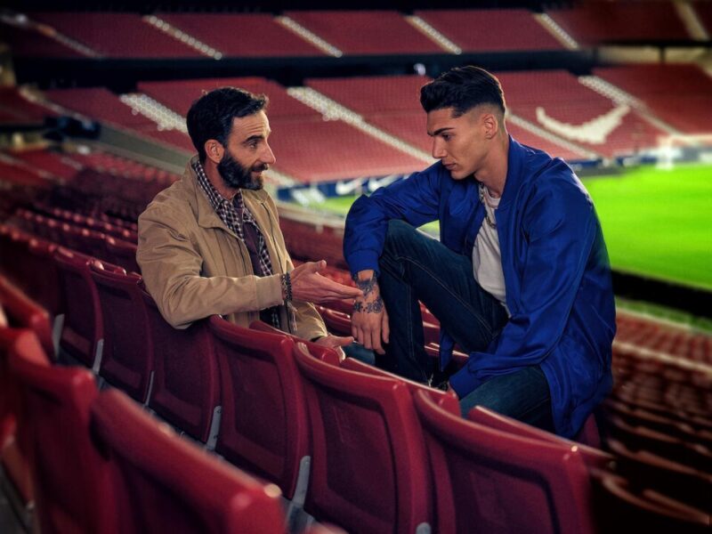 ネットフリックスのスペイン映画「ザ・チャンピオン」：わがままなサッカー選手を教育する