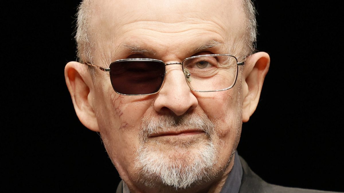 Salman Rushdie, el novelista que contestó a una sentencia de muerte con más historias