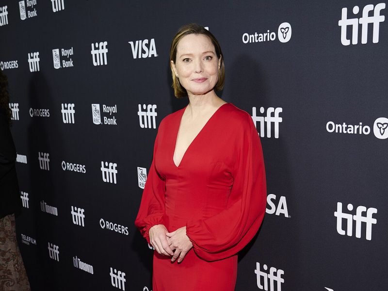 Samantha Sloyan: Carrie की माँ को खलनायिका से आगे ले जाने वाली अभिनेत्री