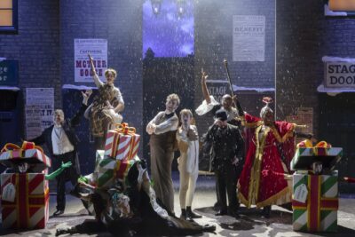 俳優ボー・ポライがシャーロック・ホームズの鹿撃ち帽を継ぐ　クリスマス喜劇がロンドンへ
