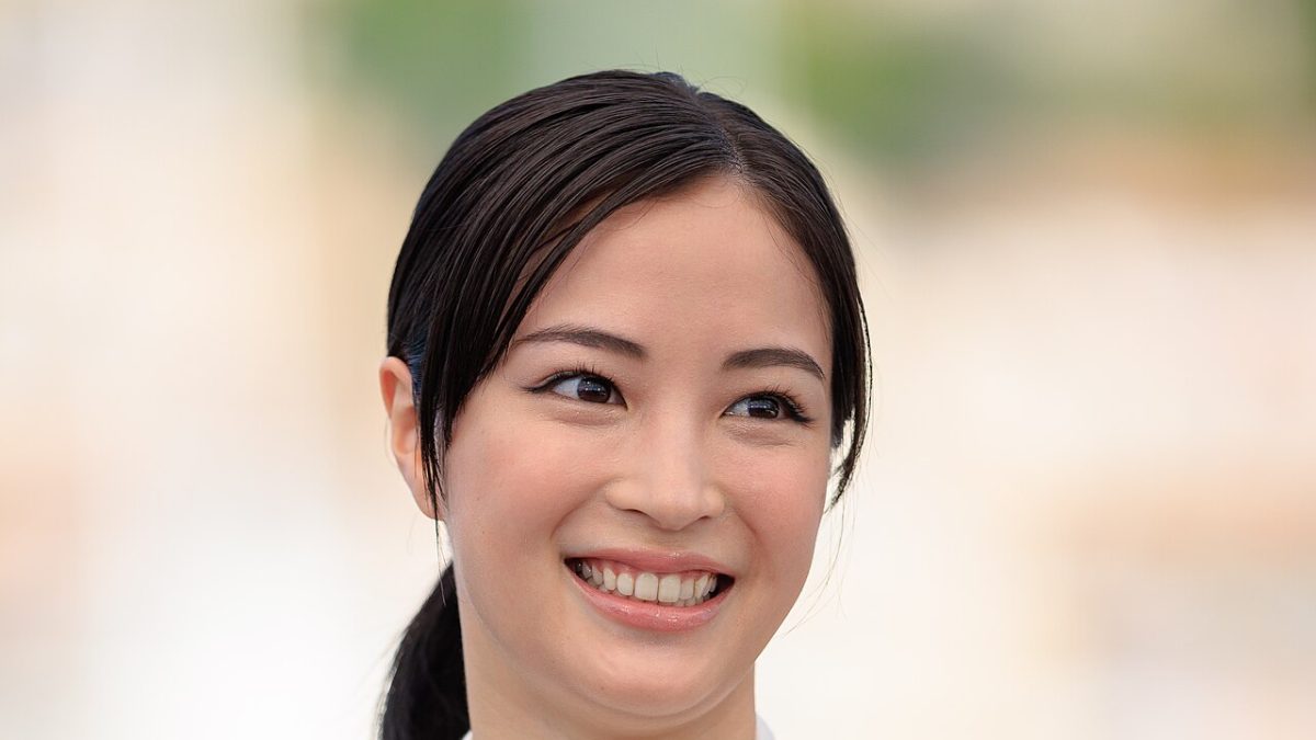 Suzu Hirose, de la petite sœur de Kore-eda à l&rsquo;Etsuko d&rsquo;Ishiguro