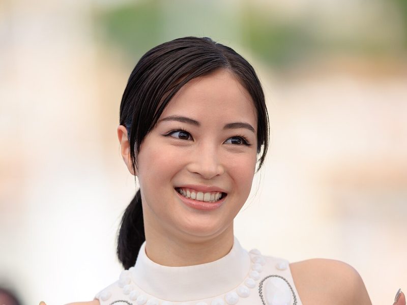 Suzu Hirose, la actriz que Japón ve en todos los comerciales y que el cine de autor no suelta