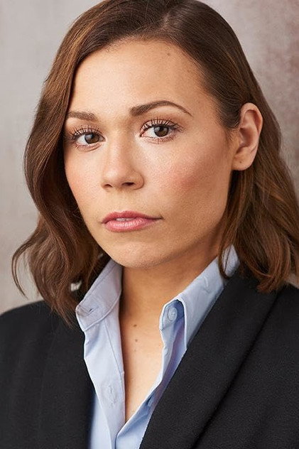 Amanda Knapic como Miranda