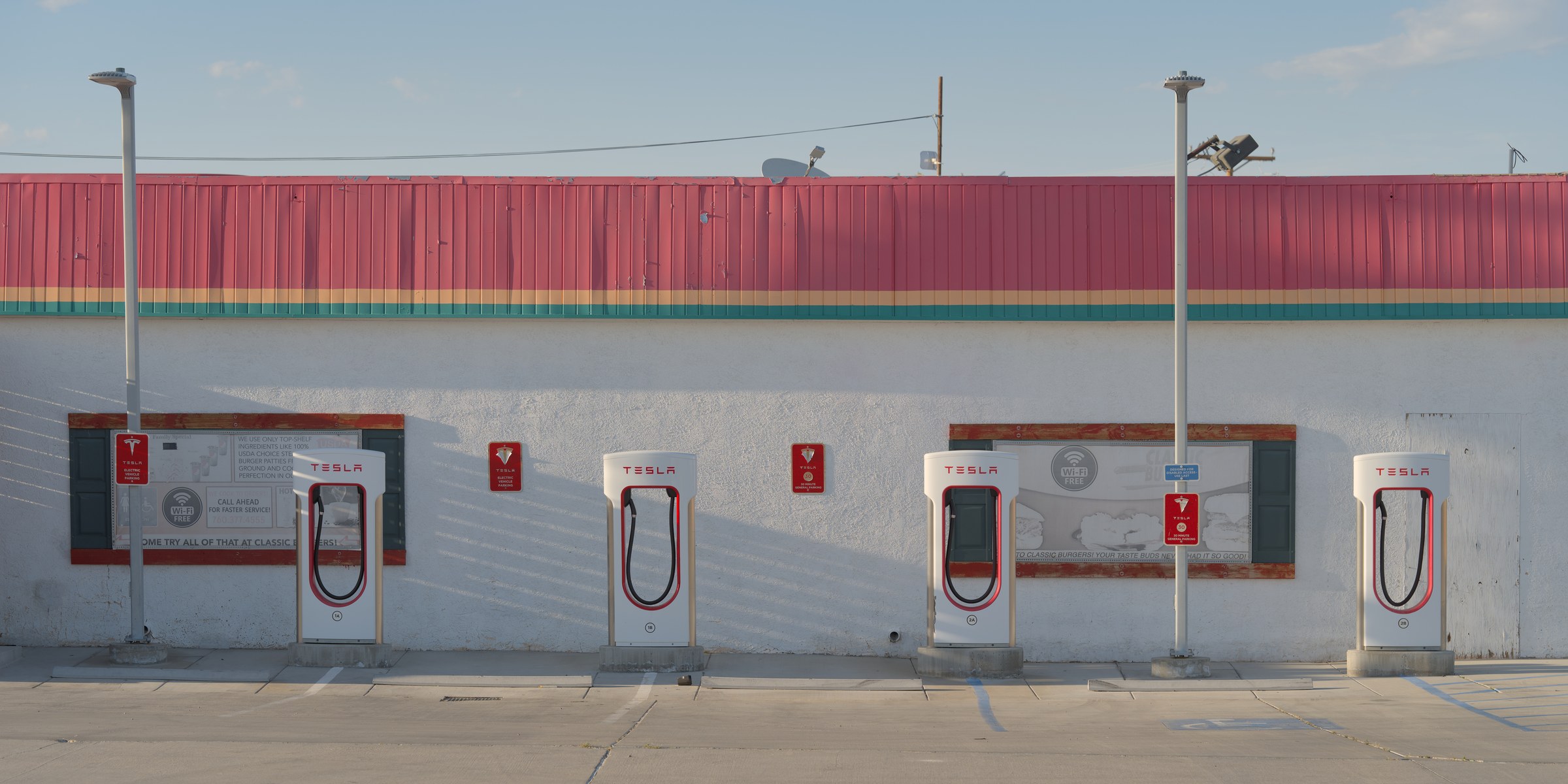Les Tesla peuvent désormais quitter un Superchargeur câble branché