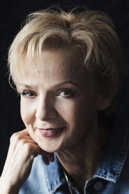 Ewa Wencel como Nina's mother